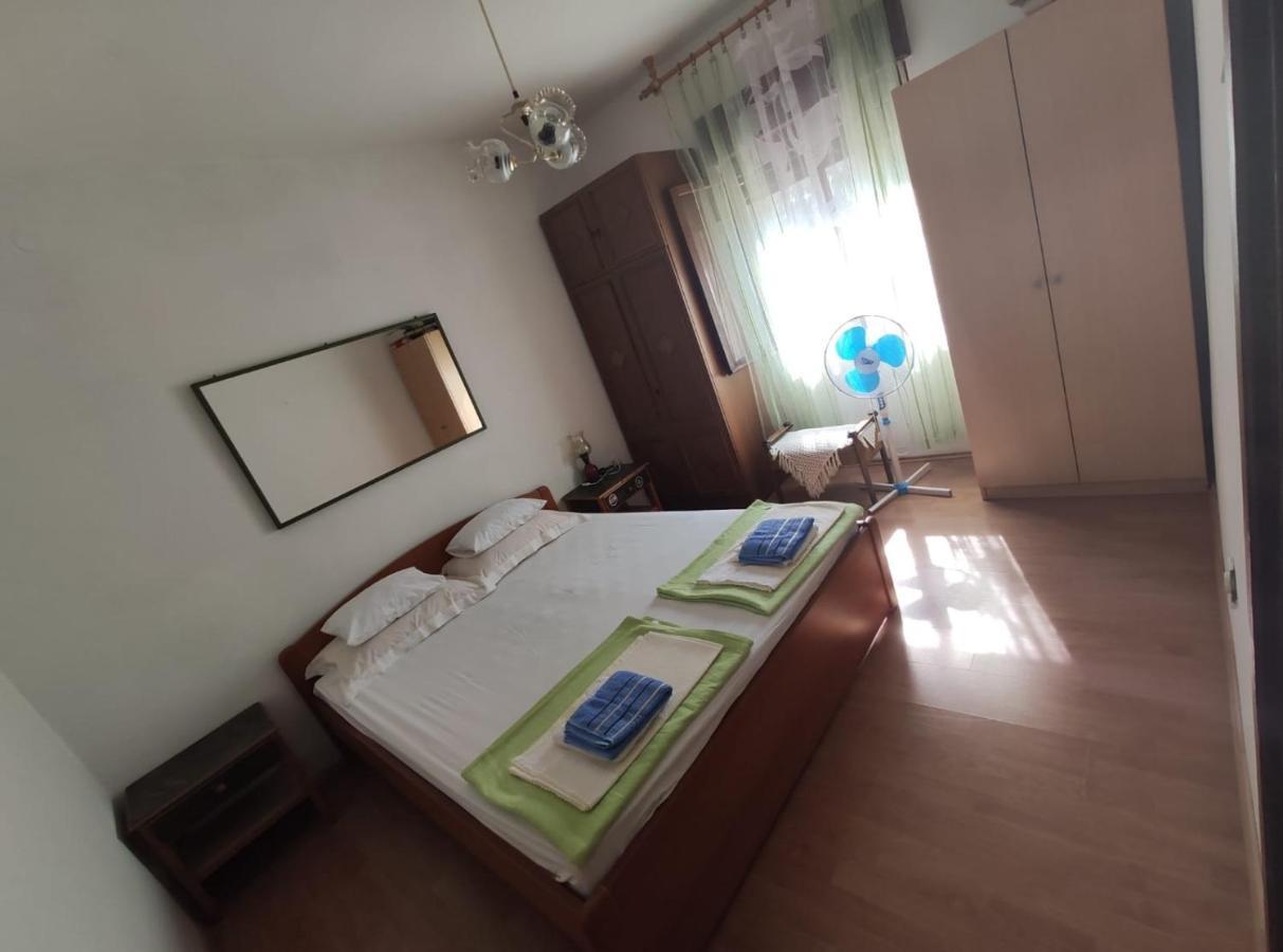 Family Apartment Near Beach Биоград-на-Мору Экстерьер фото