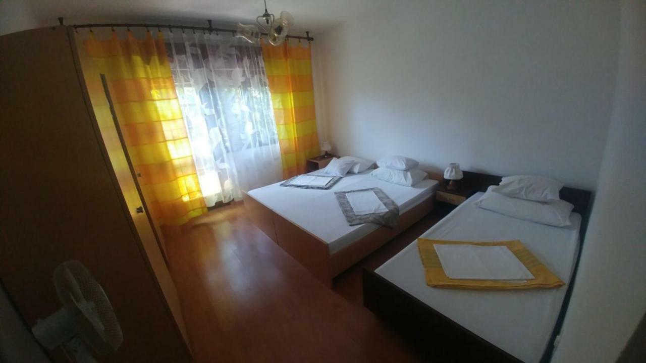 Family Apartment Near Beach Биоград-на-Мору Экстерьер фото